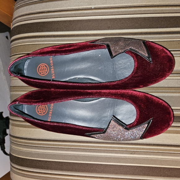 BluBlonc burgundy red velvet flats with glittering star, made in Spain, sz 8.5 - Picture 10 of 11